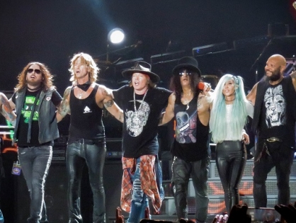 «November Rain» от Guns N’ Roses вошел в историю YouTube, набрав  миллиард просмотров спустя десятки лет