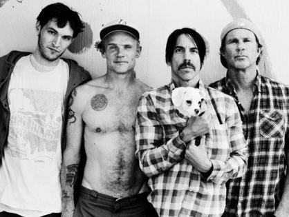 Red Hot Chili Peppers будут стримить свой концерт среди пирамид в прямом эфире