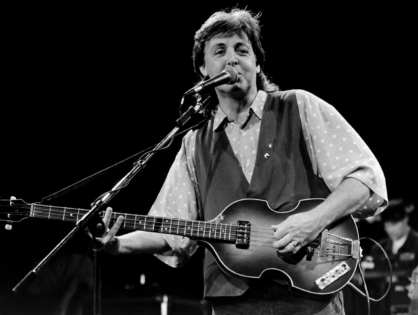 Полу Маккартни вернули похищенную 50 лет назад гитару