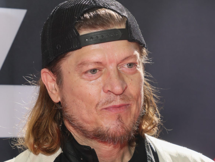 Фронтмен Puddle of Mudd Уэс Сканлин арестован и подвергнут воздействию перцового баллончика после перестрелки с полицией