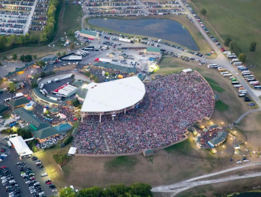 Live Nation отменяет популярный абонемент Lawnie Pass